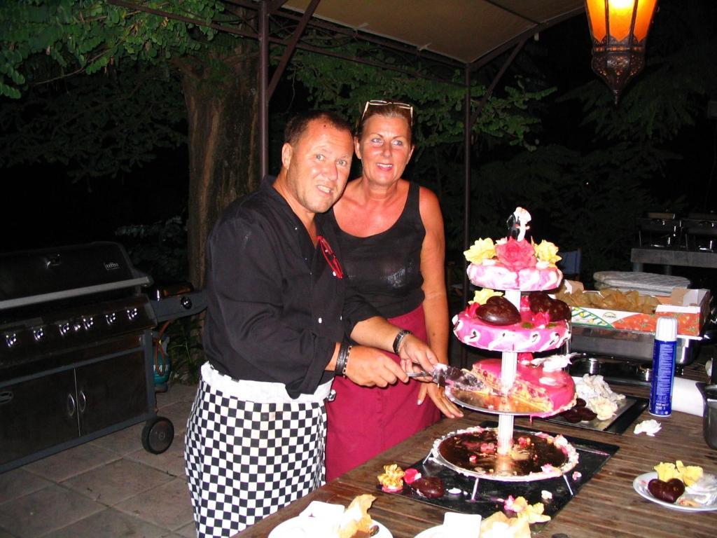Le Mas Shabanou Bed & Breakfast Roquefort-les-Pins Exterior photo