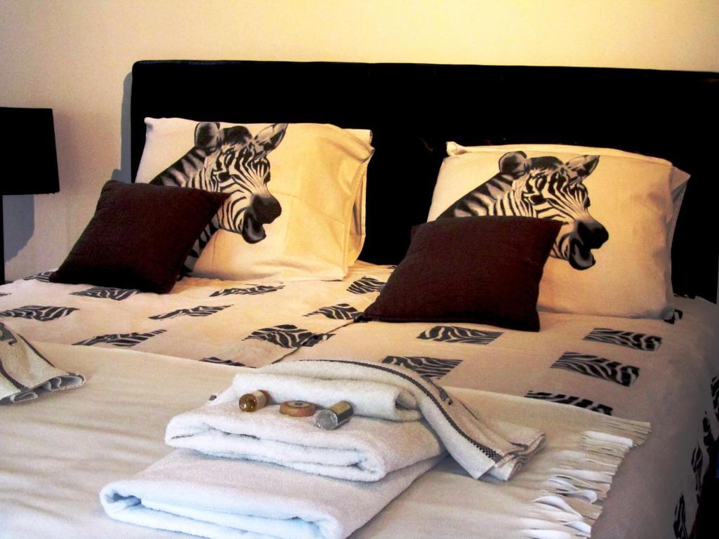Le Mas Shabanou Bed & Breakfast Roquefort-les-Pins Exterior photo