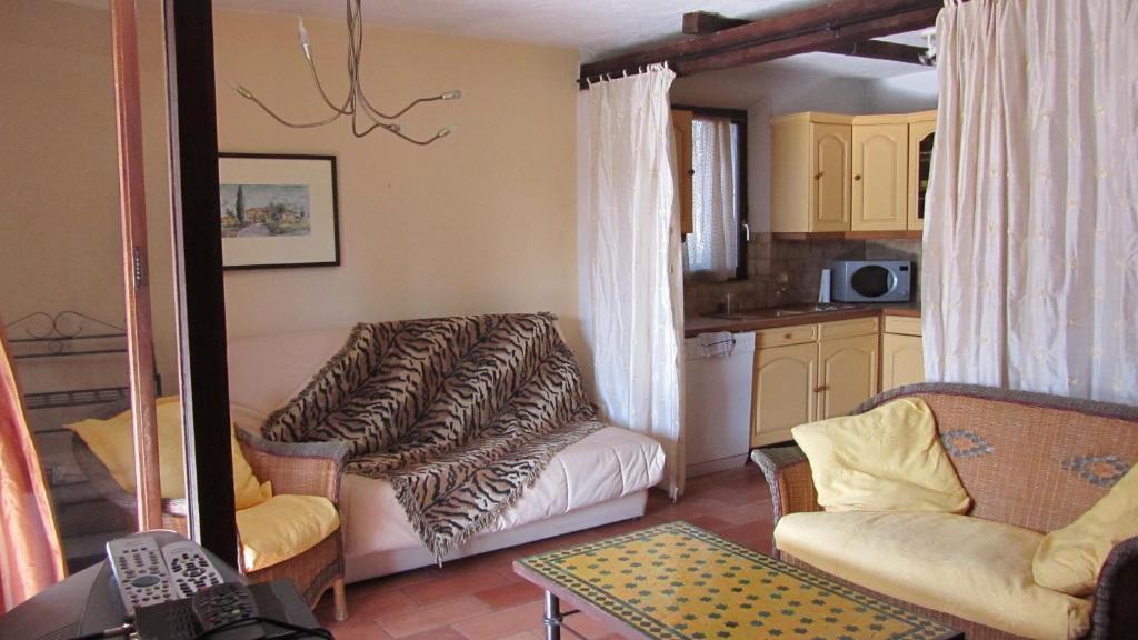 Le Mas Shabanou Bed & Breakfast Roquefort-les-Pins Room photo