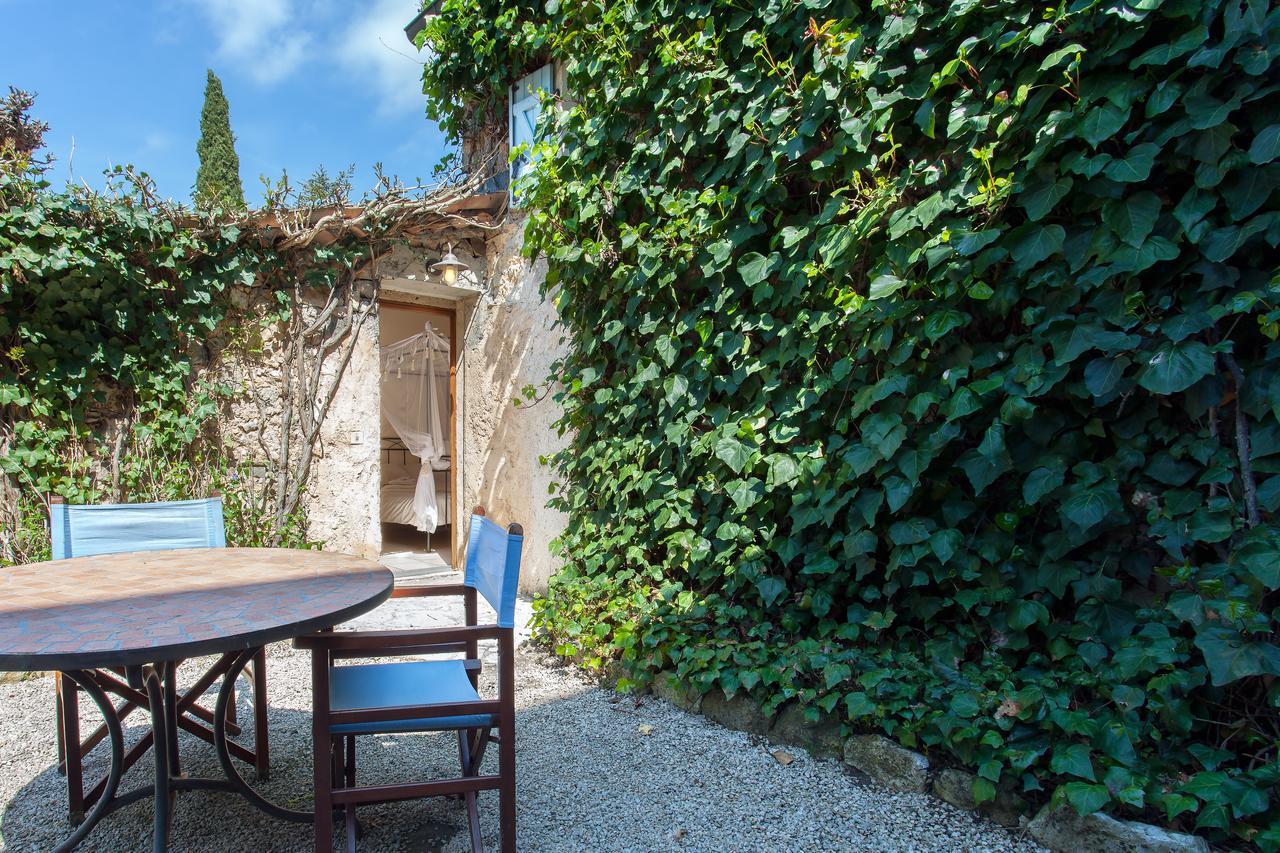 Le Mas Shabanou Bed & Breakfast Roquefort-les-Pins Exterior photo
