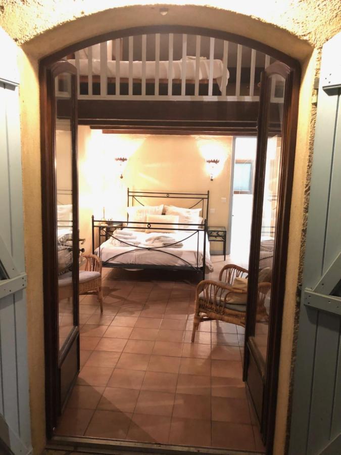 Le Mas Shabanou Bed & Breakfast Roquefort-les-Pins Exterior photo